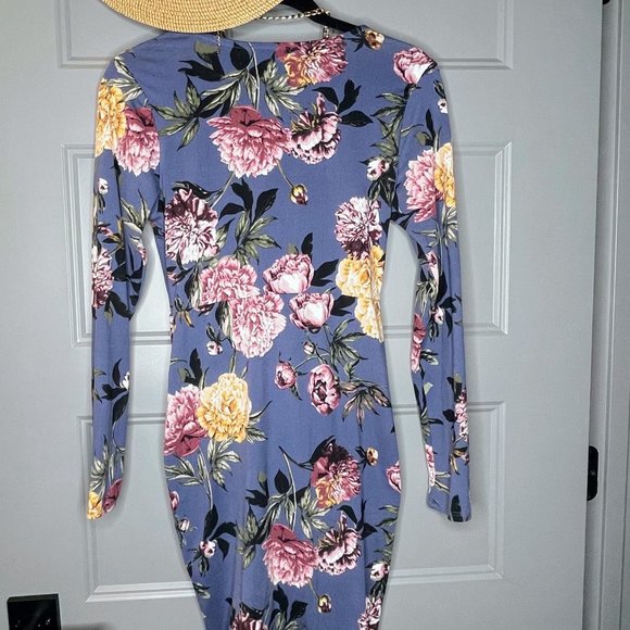 CHARLOTTE RUSSE BLUE FLORAL DRESS WITH PINK FLOWERS SIZE MEDIUM - Picture 7 of 7